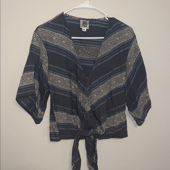 Ivy Jane Navy and Cream Geometric Blouse with tie front - small. B8 - Picture 1 of 6